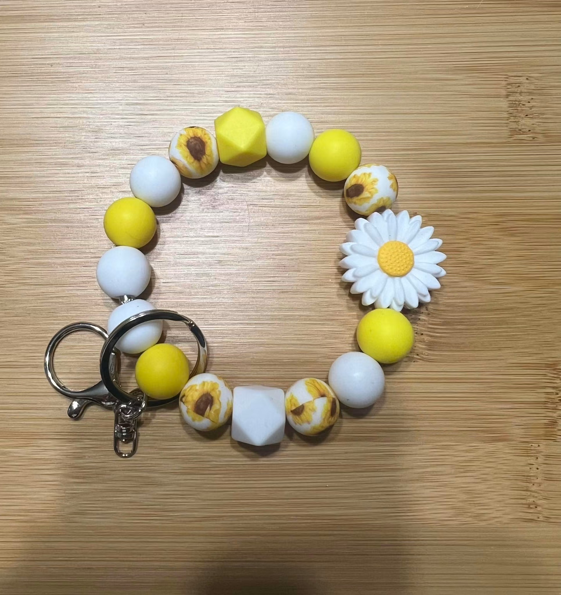 Daisy keychain