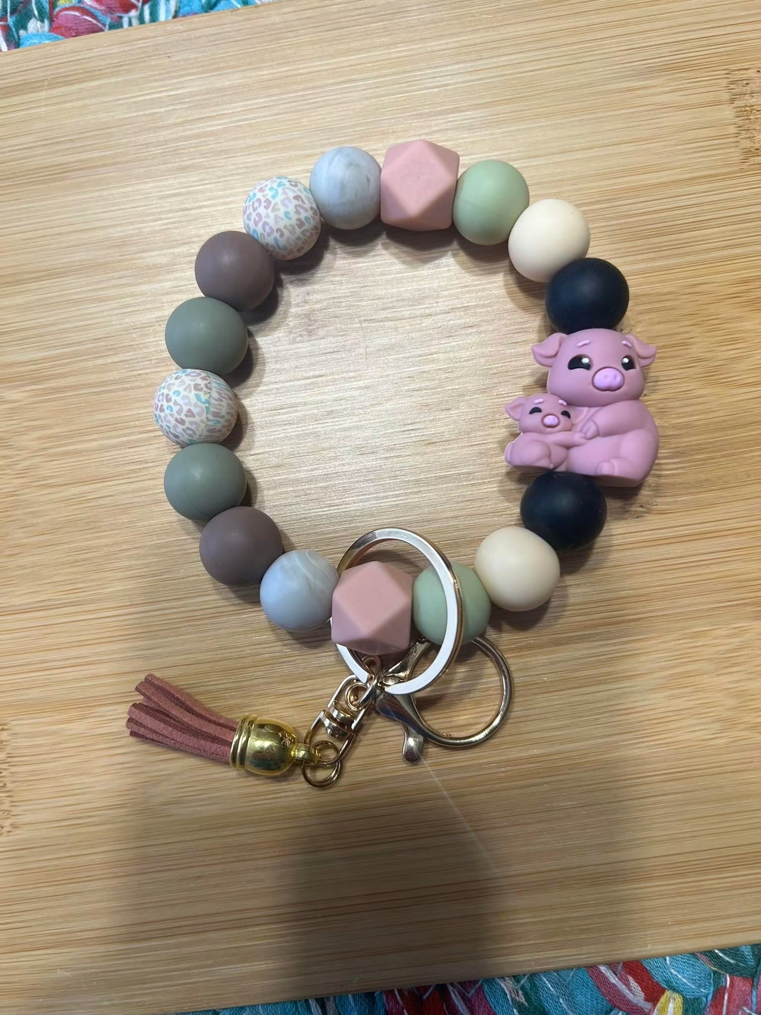 Momma and baby pig keychain