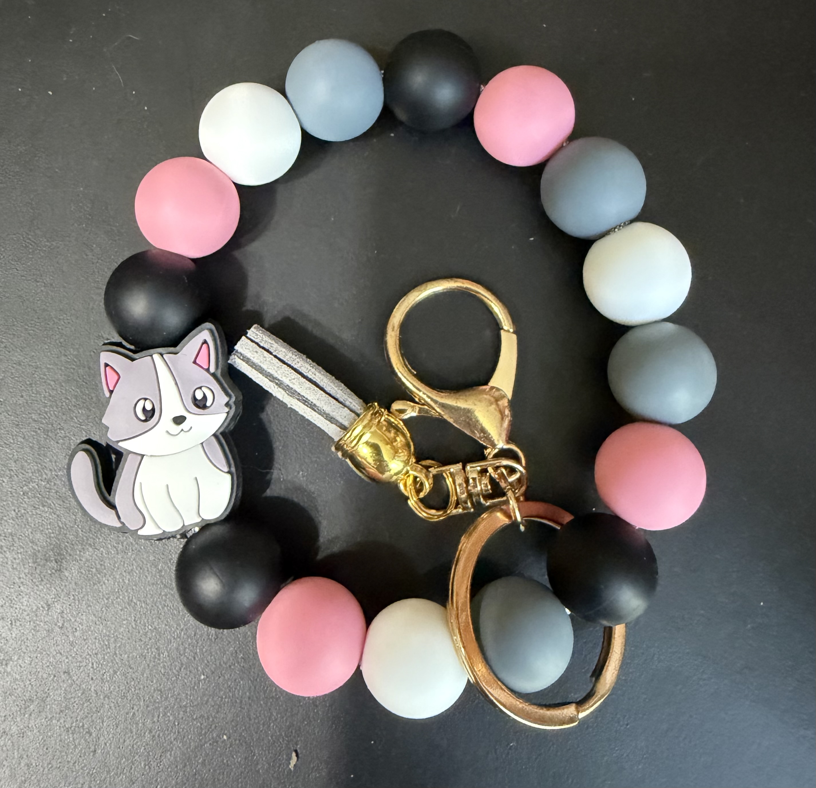 Grey and white cat keychain
